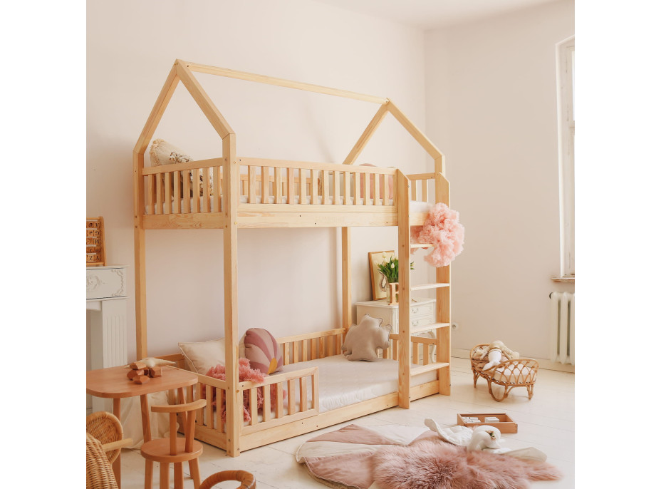 Detská poschodová domčeková posteľ z masívu borovice BIANCO s Montessori lôžkom - 200x90 cm - bez povrchových úprav