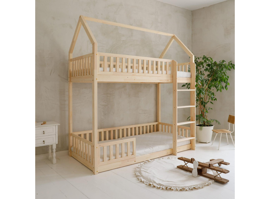 Detská poschodová domčeková posteľ z masívu borovice BIANCO s Montessori lôžkom - 200x90 cm - bez povrchových úprav