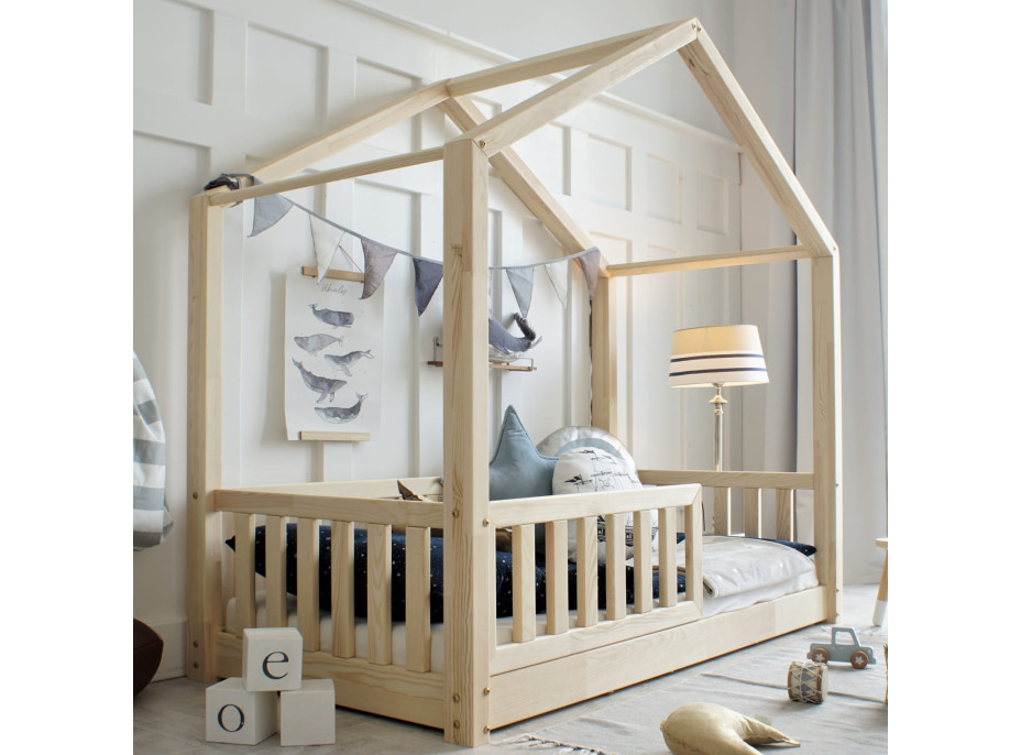 Detská domčeková Montessori posteľ z masívu borovice Bedhouse FENCE - 160x80 cm