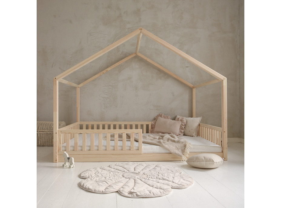 Detská domčeková Montessori posteľ z masívu borovice Bedhouse FENCE - 200x140 cm