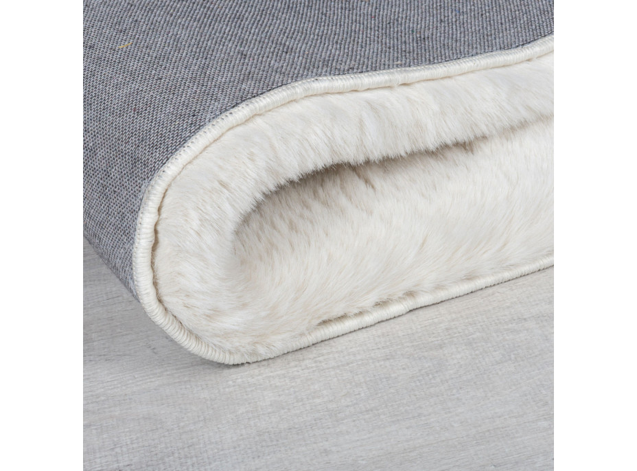 Kusový koberec Ivy Faux Fur Cream