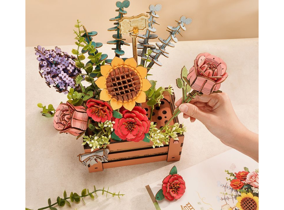 ROBOTIME Rowood 3D drevené puzzle Hrantík s kvetinami 658 dielikov