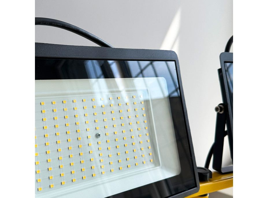 Halogénové LED stavebné svietidlo na stojane RSL005-2x50W