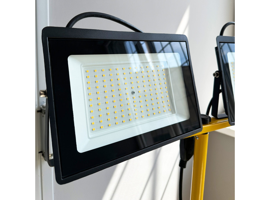 Halogénové LED stavebné svietidlo na stojane RSL006-2x100W