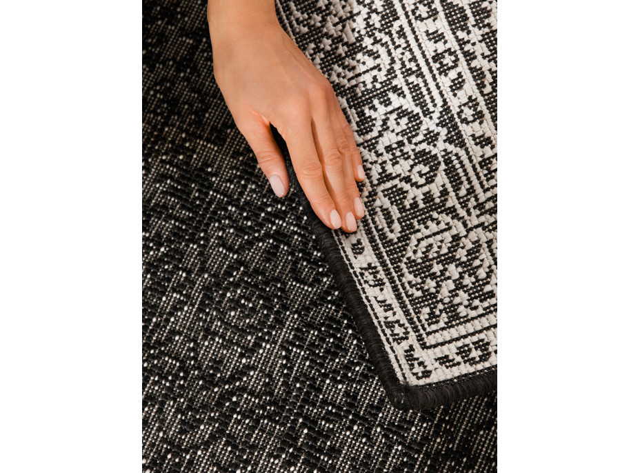 Behúň Duet Kona Black/White - na von aj na doma