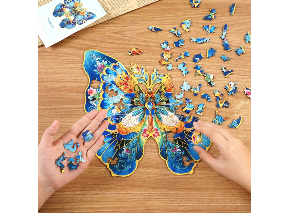 RoboTime Drevené puzzle Motýľ Morpho Helena
