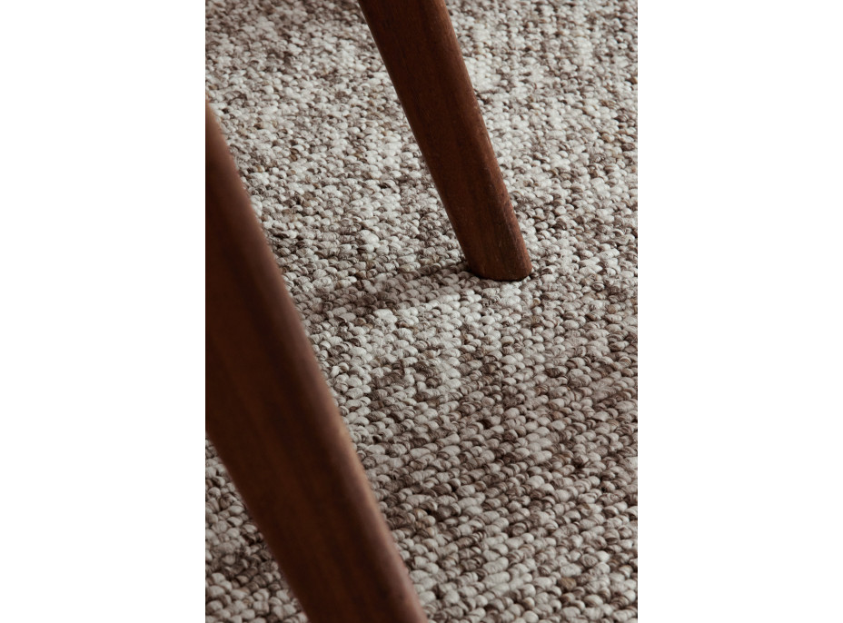 Behúň Tundra 106229 Taupe z kolekcie Elle
