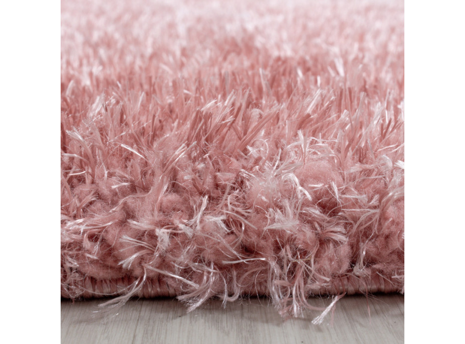 Kusový koberec Brilliant Shaggy 4200 Rose, 60x110 cm