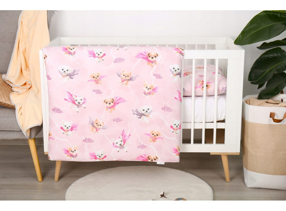 Detské bavlnené obliečky do postieľky 120x90 cm BABYMAM PREMIUM - Super psíci - ružové