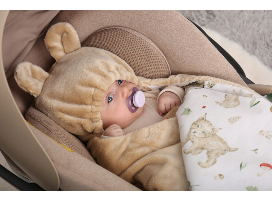 Plyšová zavinovačka s kapucňou BABYMAM do autosedačky - Lesné zvieratká/béžová