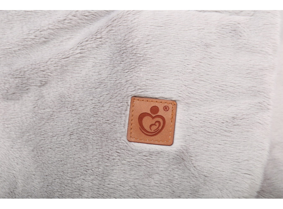 Plyšová zavinovačka s kapucňou BABYMAM do autosedačky - Let lastovičkou/sivá