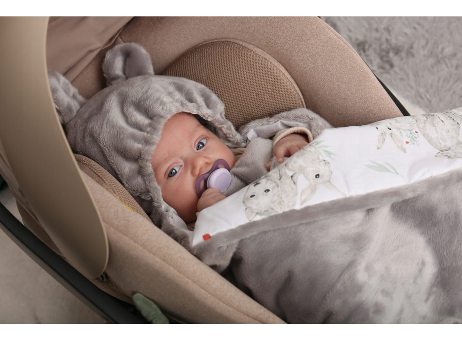 Plyšová zavinovačka s kapucňou BABYMAM do autosedačky - Môj les/sivá