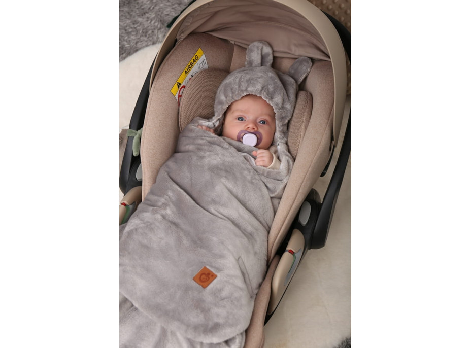 Plyšová zavinovačka s kapucňou BABYMAM do autosedačky - Môj les/sivá