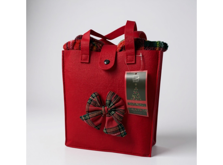 Deka LUXE Winter Moment v darčekovom balení 120x180 cm - červená/károvaná Deka LUXE Winter Moment v darčekovom balení 120x180 cm - červená/károvaná