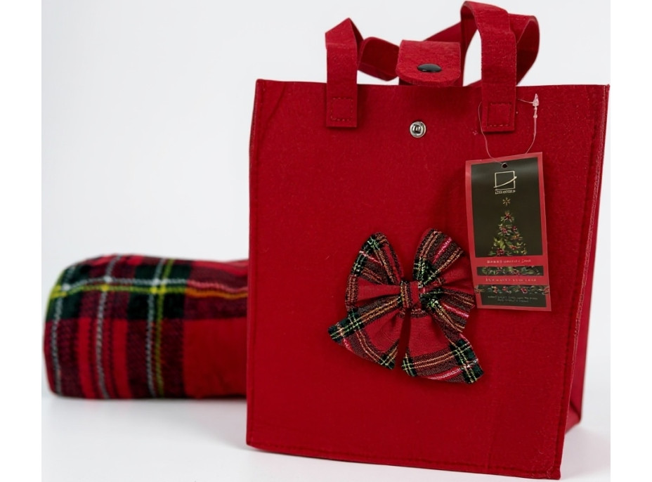 Deka LUXE Winter Moment v darčekovom balení 120x180 cm - červená/károvaná