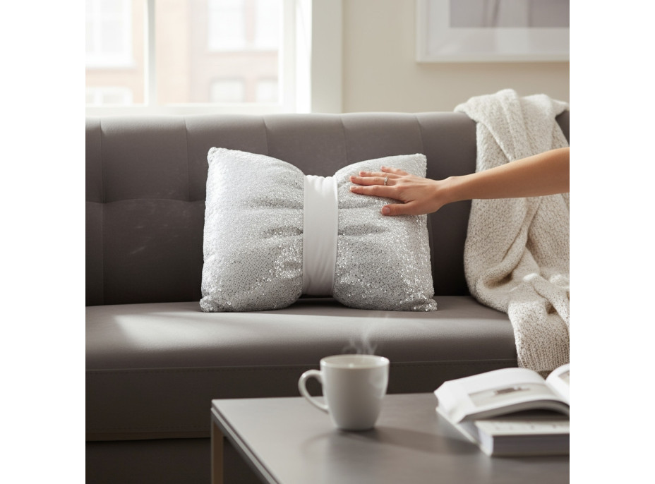 Dekoračný vankúš GLAM SHINE 40x40 cm - biely/strieborný