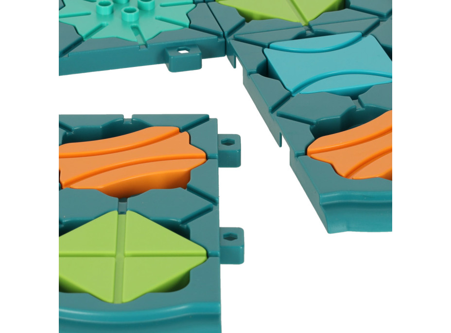 Logická dosková hra bludiska s prekážkovou dráhou 28 dielikov