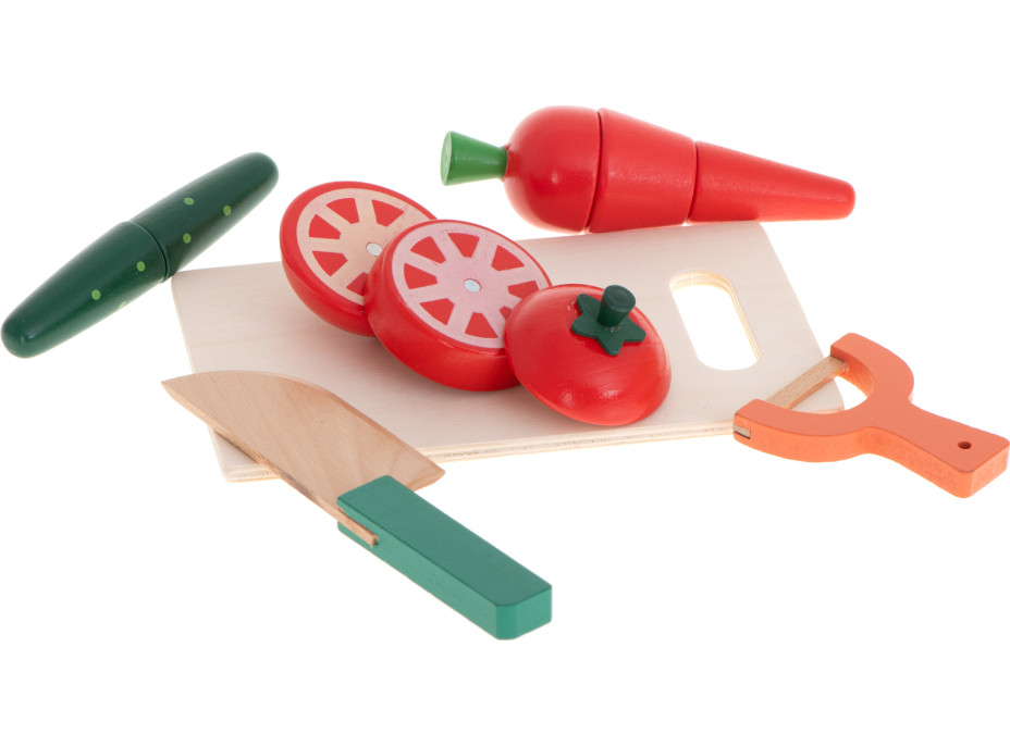 Drevená krájacia zelenina v krabici s príslušenstvom