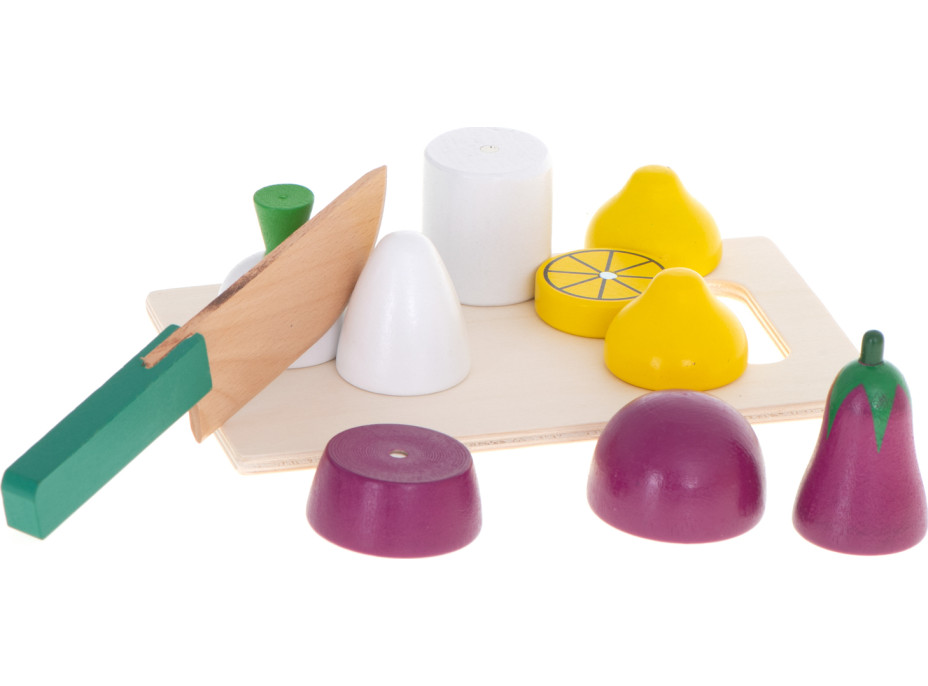 Drevená krájacia zelenina v krabici s príslušenstvom