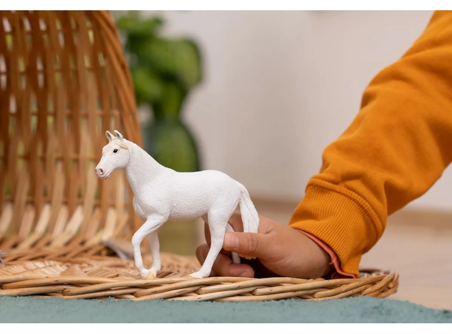 SCHLEICH Horse Club® 13959 Kôň Camarillo - kobyla