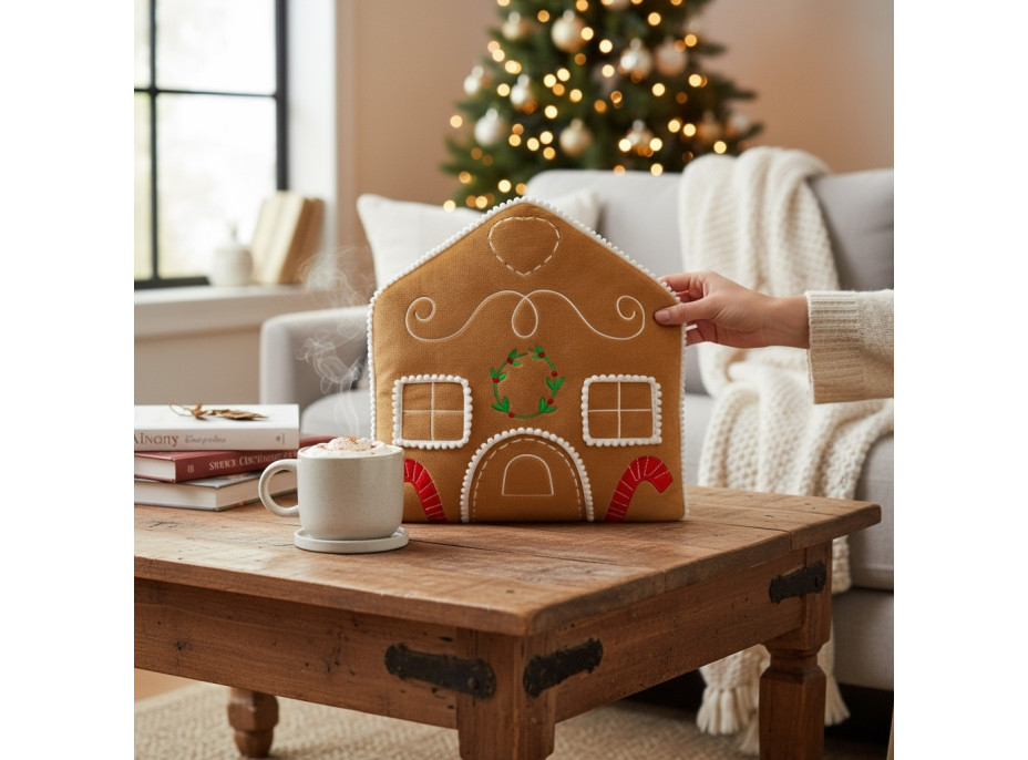 Tvarovaný vankúš PERNÍKOVÝ DOMČEK - 35x25 cm