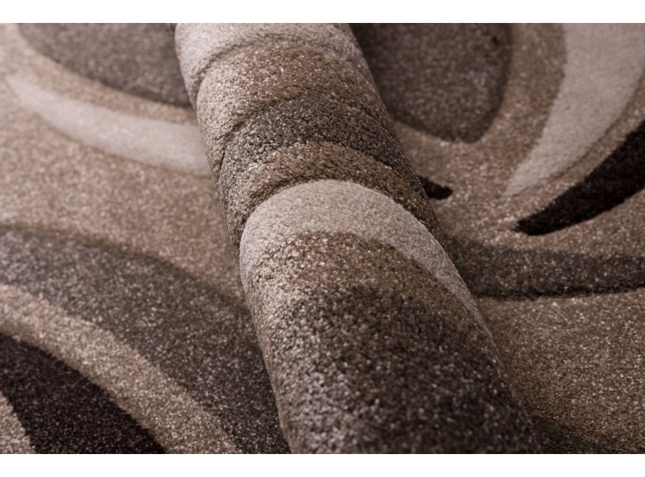 Moderný kusový koberec MATRA tmavo béžový C804B