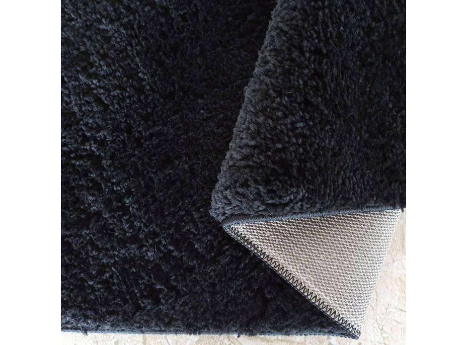 Moderný koberec SHAGGY CAMIL - čierny, 200x290 cm
