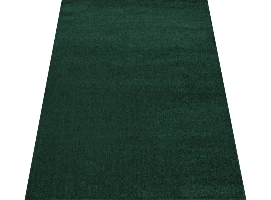 Kusový koberec WAVE Uni - tmavo zelený