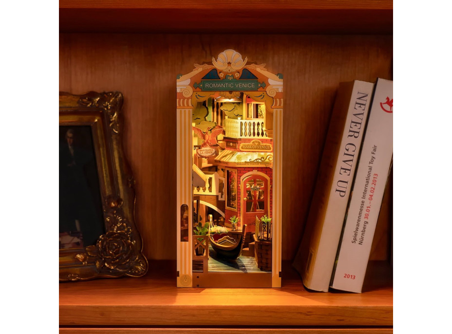 ROBOTIME Rolife DIY 3D Zarážka na knihy: Benátky s LED osvetlením 110 dielikov