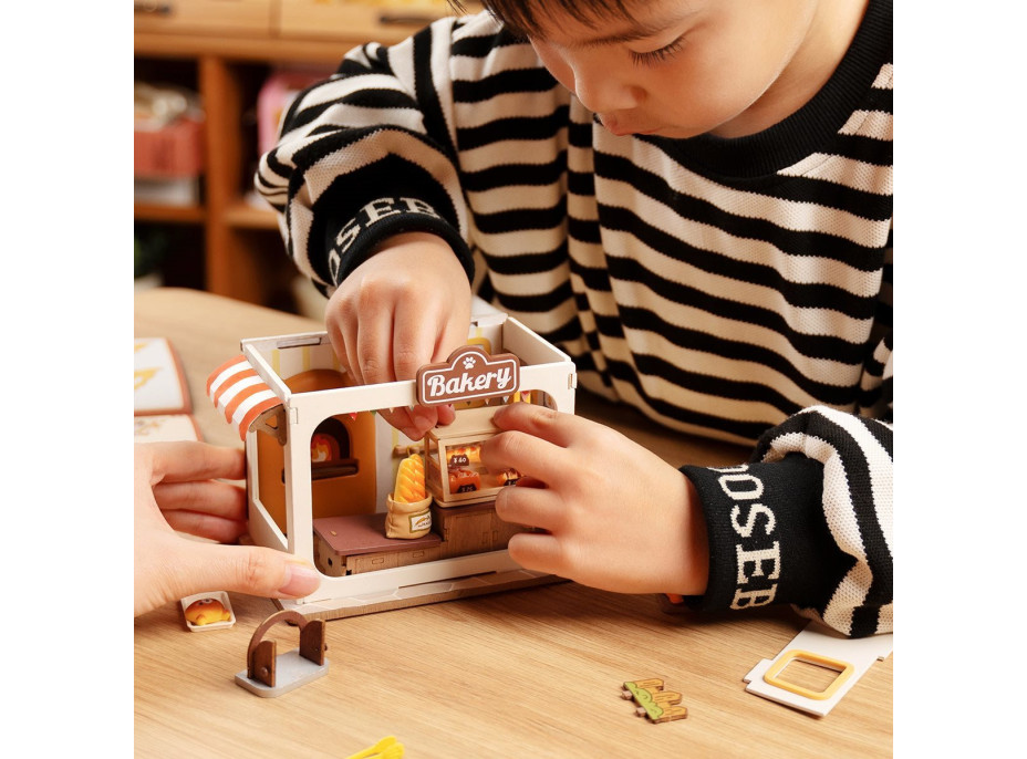 ROBOTIME Rolife DIY House: Teddyho pekárstvo s LED osvetlením 67 dielikov