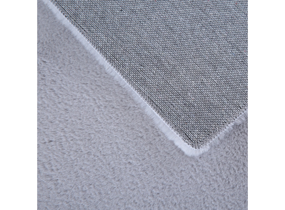 Kusový koberec Pouffy 5100 Silver