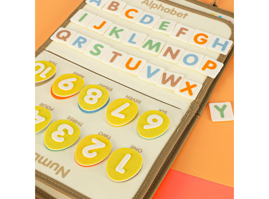 Zmyslový manipulačný Montessori kufrík - Dinosaur