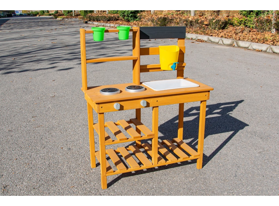 2Kids Toys Drevená záhradná kuchynka s drezom