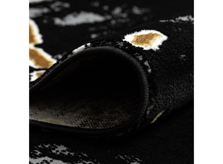 Kusový koberec Allure 1967 black/gold