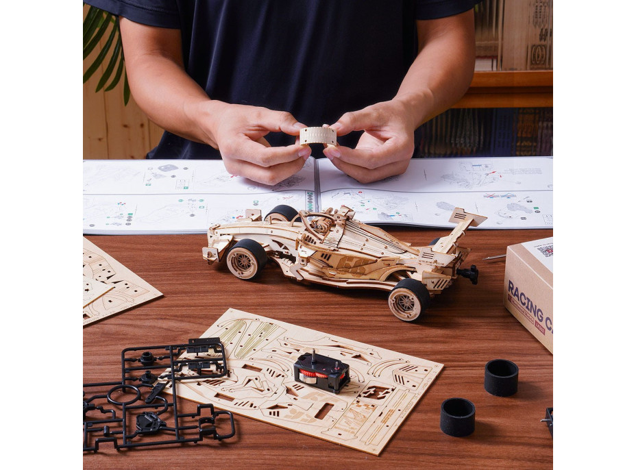 ROBOTIME Roker 3D drevené puzzle Formula 247 dielikov