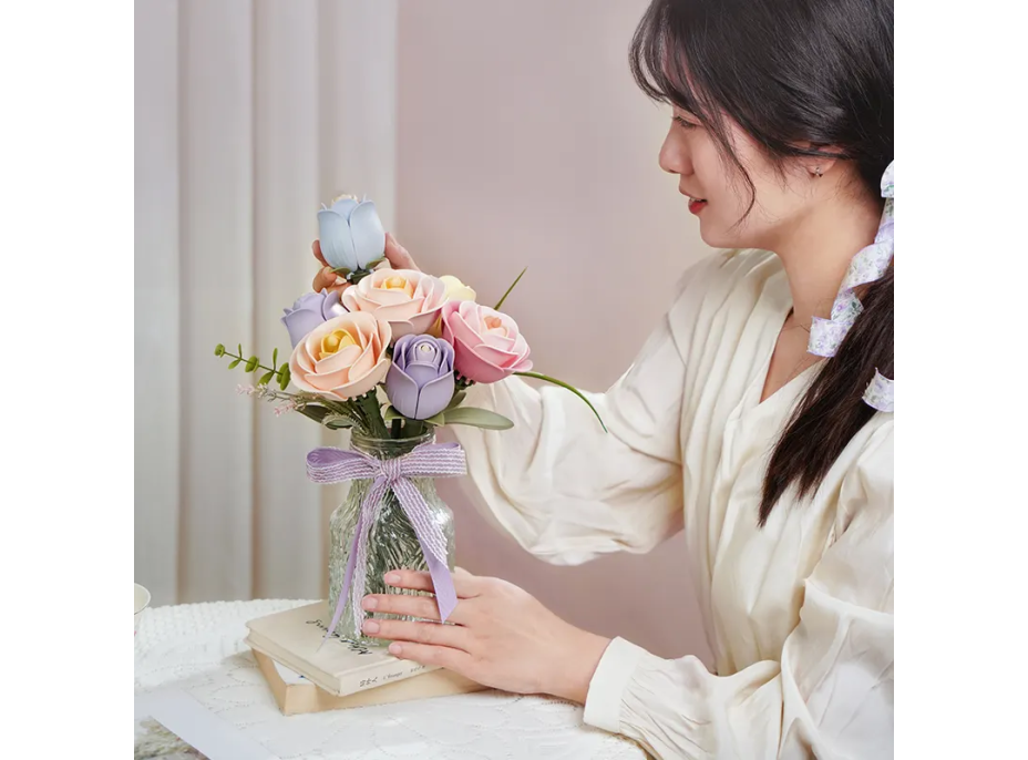 ROBOTIME Roker Floral Art: 3D puzzle Svetloružová kamélia 37 dielikov