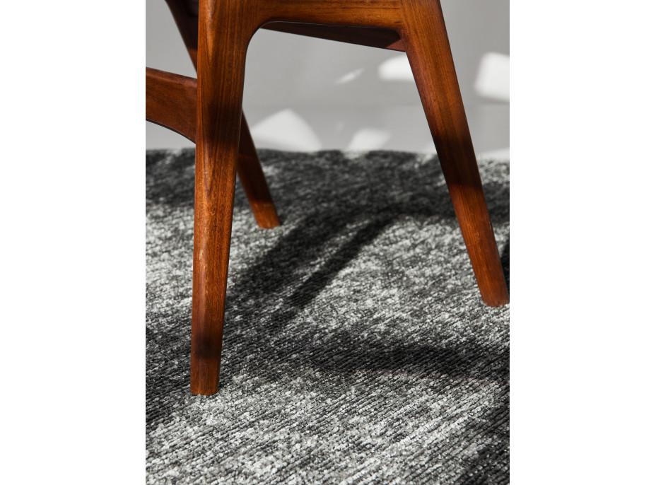 Behúň Brilliance Prisma 106310 Silver Grey z kolekcie Elle