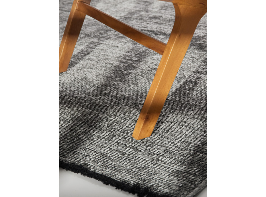 Behúň Brilliance Prisma 106310 Silver Grey z kolekcie Elle