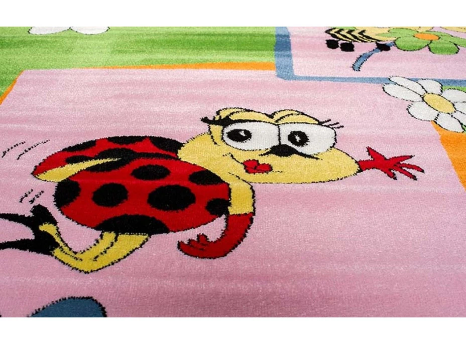 Detský koberec Zeleni CHROBÁČIKY