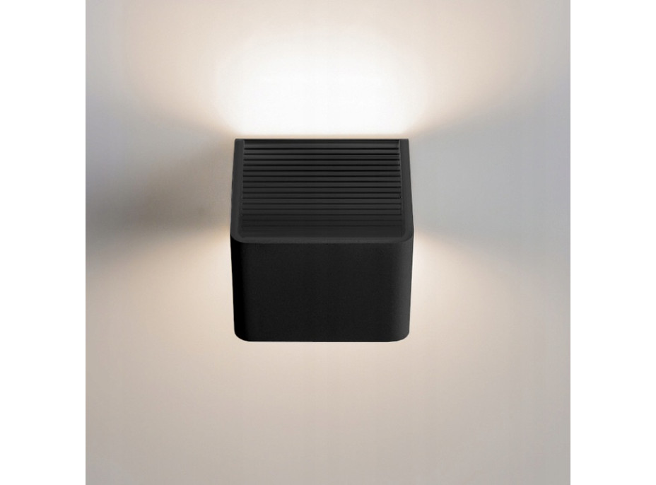 Nástenné LED svietidlo CUBE - čierne