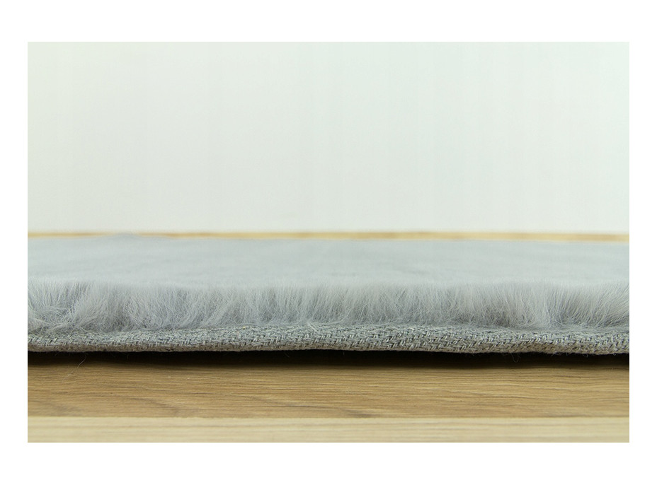 Kusový koberec CHRISTIANIA - svetlo šedý - imitácia králičie kožušiny