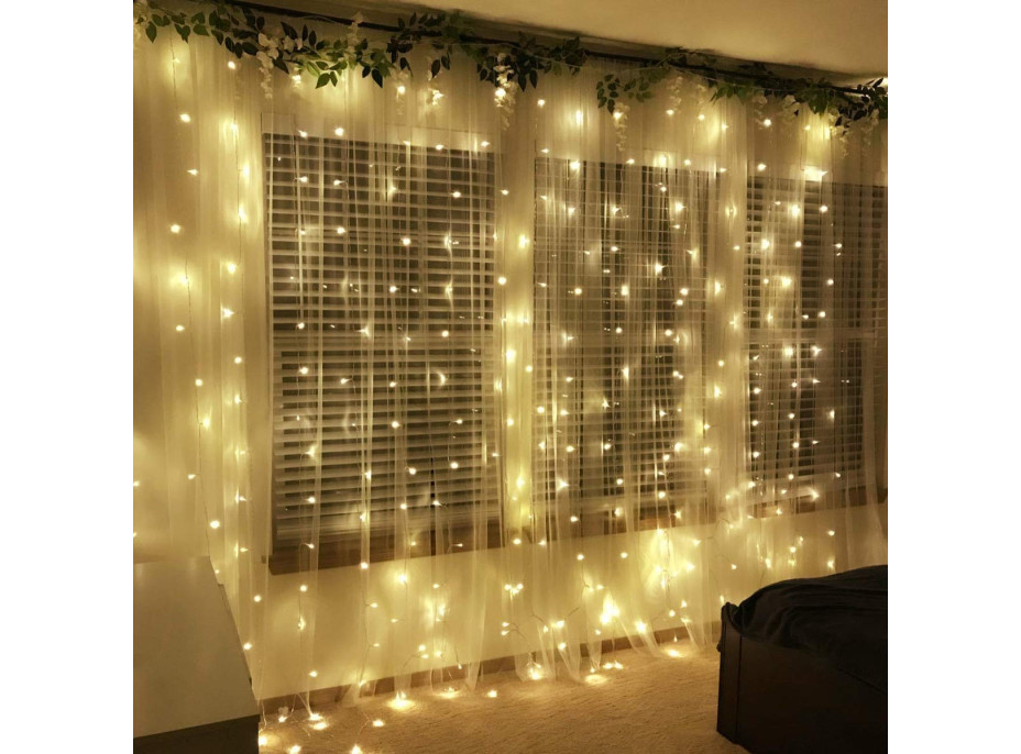 Vianočný svietiaci 300 LED záves 3x3m