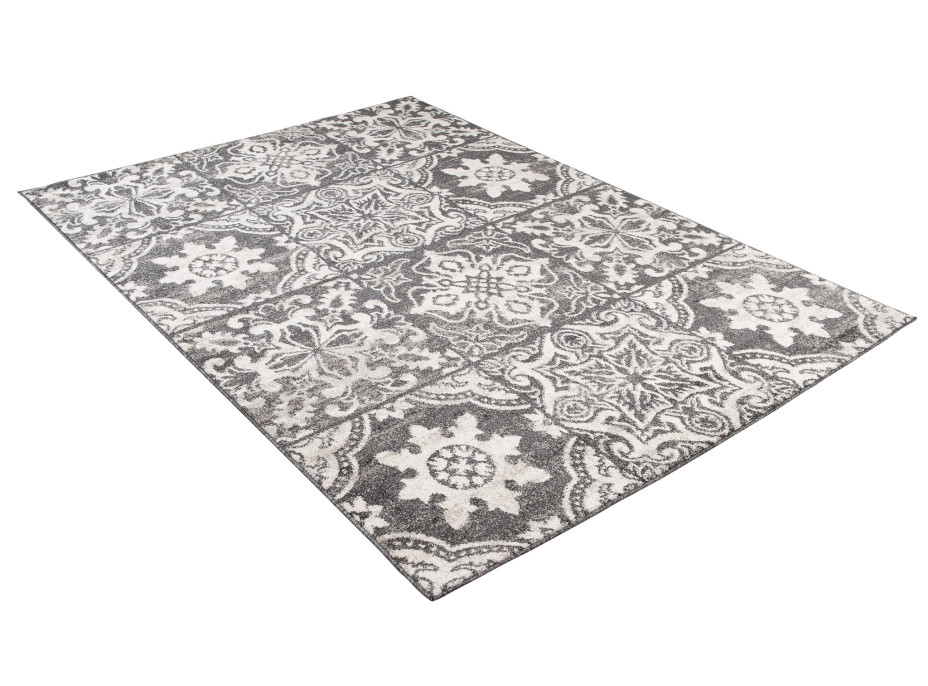 Kusový koberec ETHNIC čierny - typ A