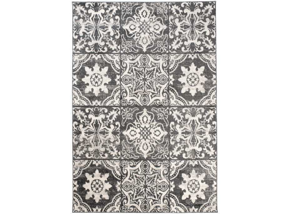 Kusový koberec ETHNIC čierny - typ A