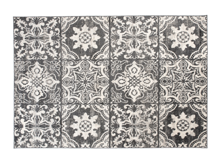 Kusový koberec ETHNIC čierny - typ A