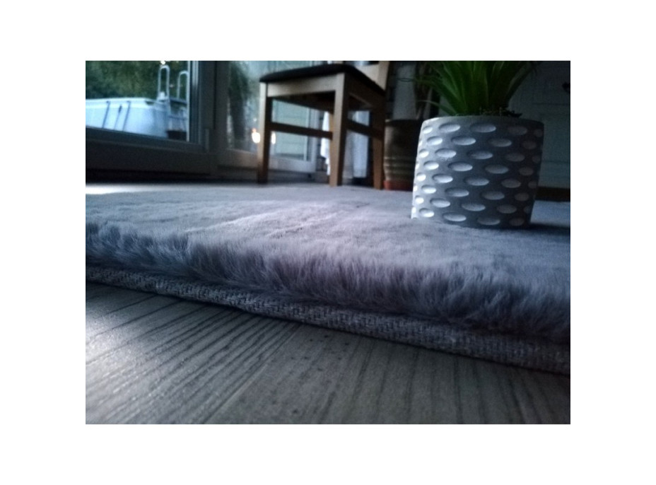 Kusový koberec RABBIT DELUXE - šedý - imitácia králičej kožušiny