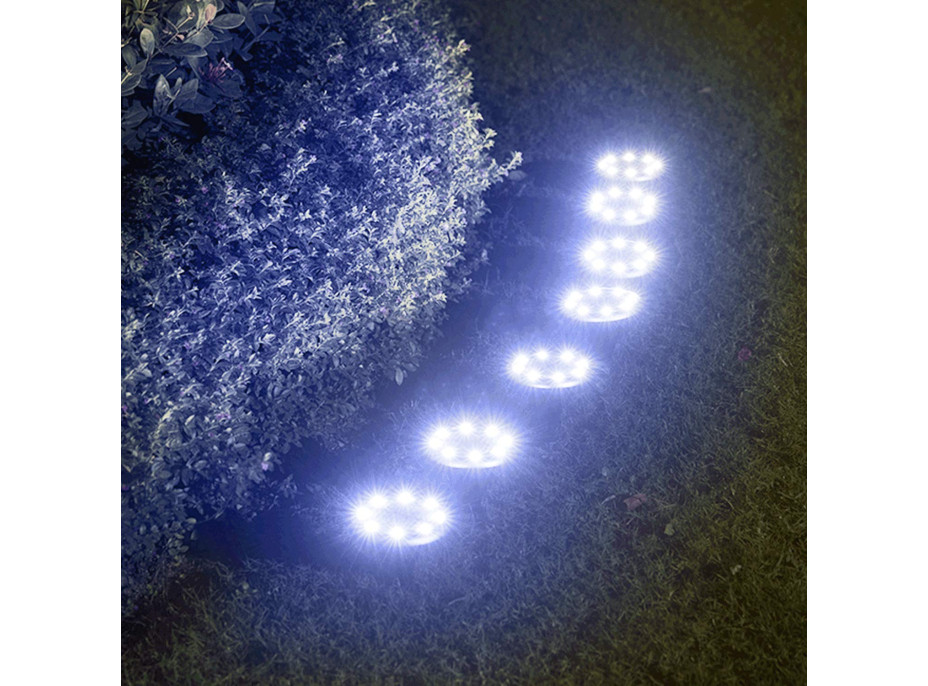 Záhradná LED solárna lampa do zeme 11,6x13 cm - strieborná