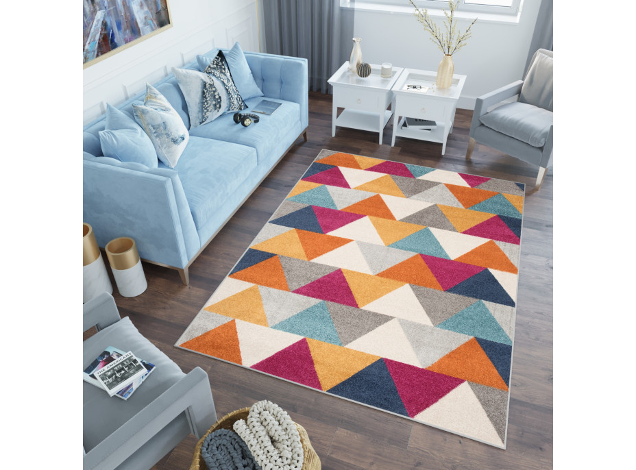Kusový koberec AZUR trojuholníky typ D - biely / oranžový / červený / modrý