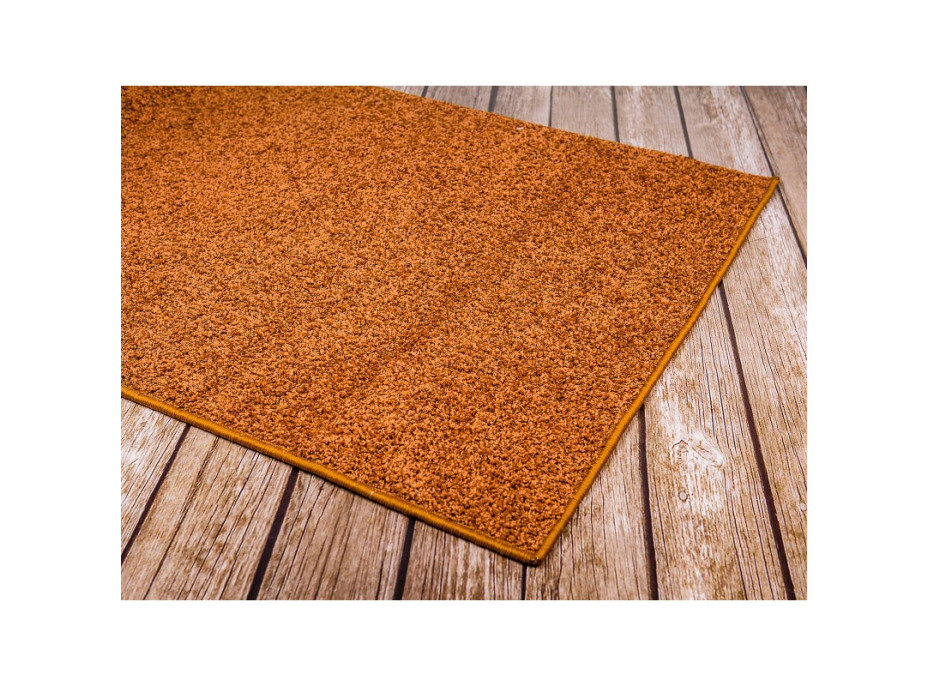 Kusový koberec SHAGGY WIKI - orieškovo hnedý