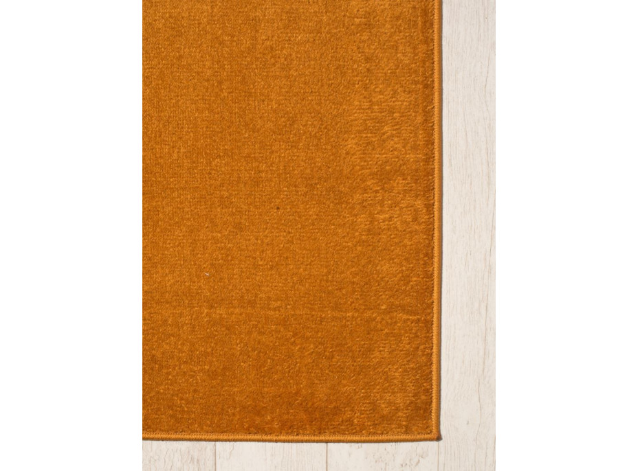 Moderné kusový koberec SPRING Porta - oranžový
